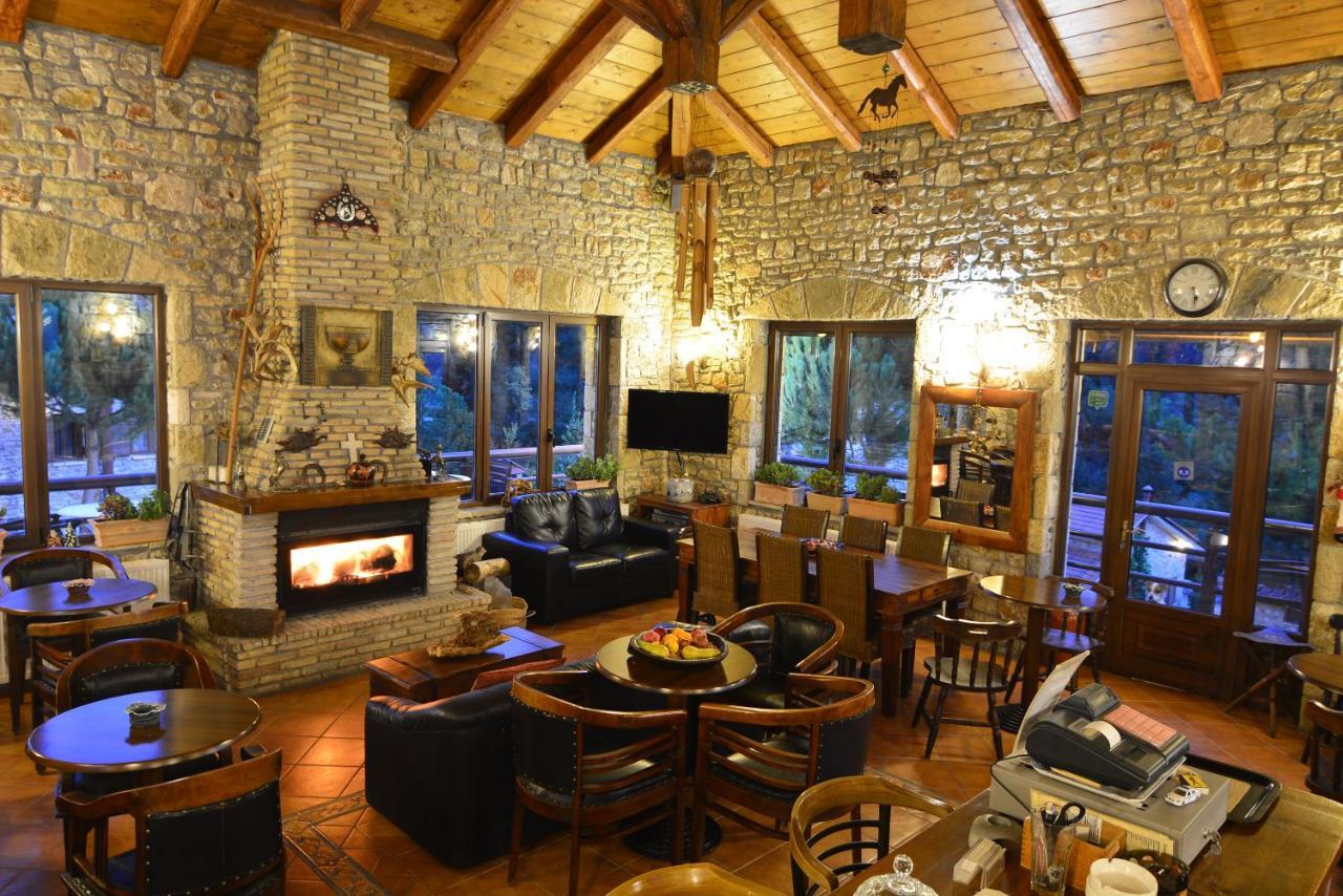 Georgio'S V Chalet Kalavrita Ngoại thất bức ảnh